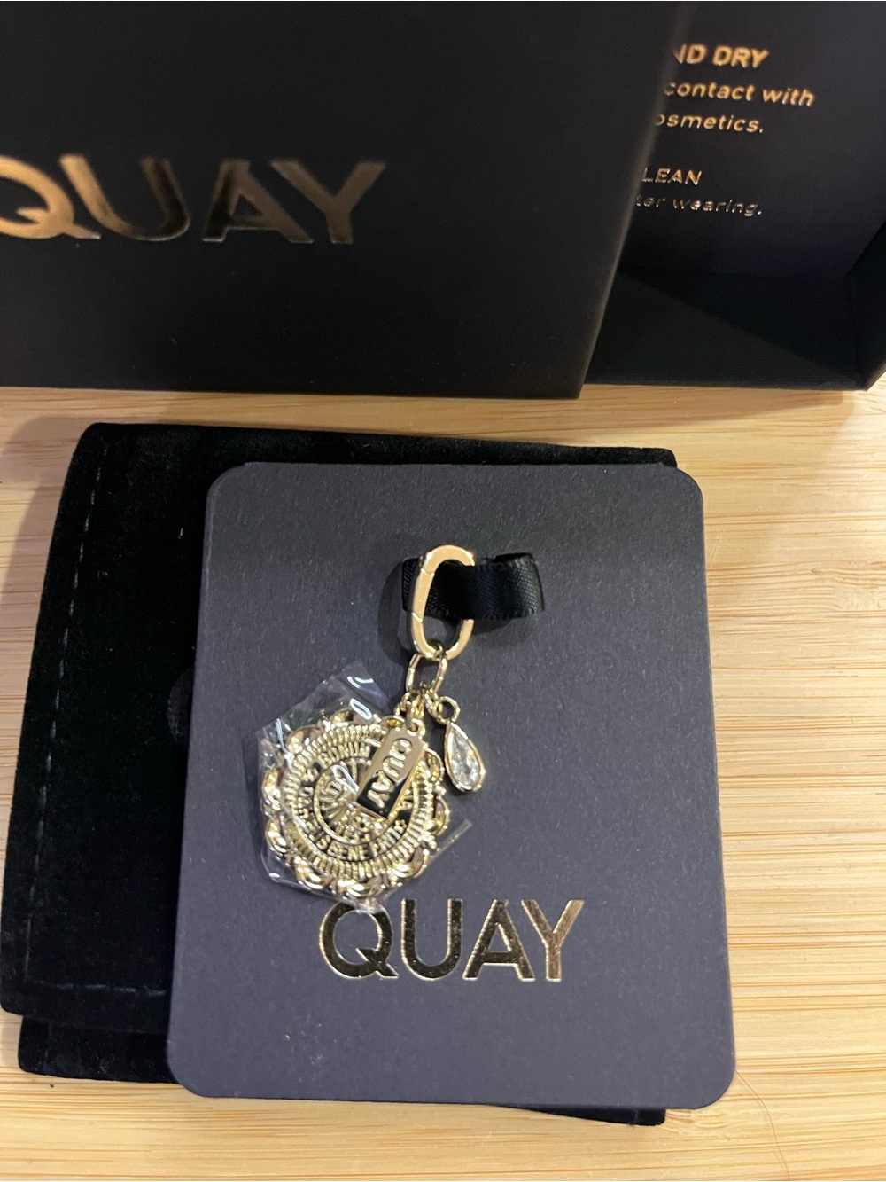 Quay Charm - Picture 3 of 4